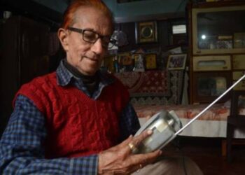 अलविदा योगेश प्रवीन: जो लखनऊ में रहते थे और लखनऊ उनमें