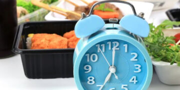 यहां जानिए इंटरमिटेन्ट फ़ास्टिंग के बारे में