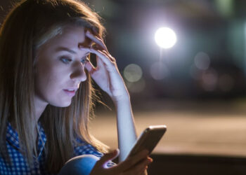 डेटिंग ऐप्स पर होने वाले भावनात्मक शोषण को जानें