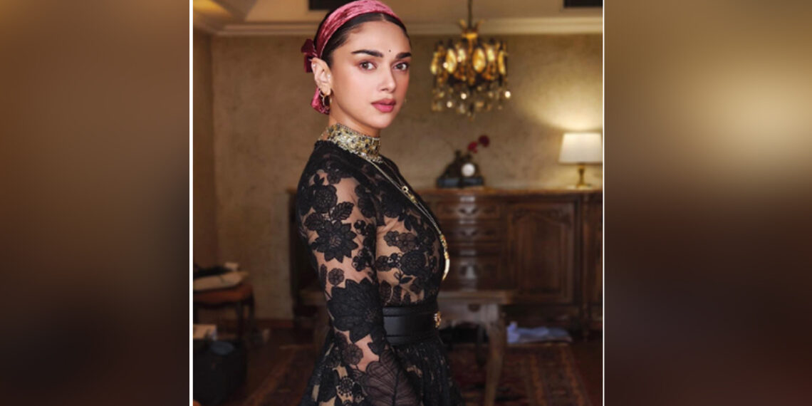 कान्स में कुछ इस अंदाज़ में नज़र आईं अदिति राव हैदरी