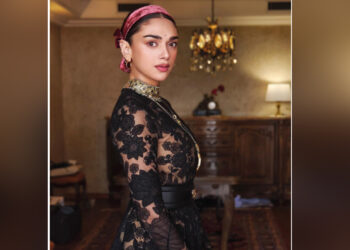 कान्स में कुछ इस अंदाज़ में नज़र आईं अदिति राव हैदरी