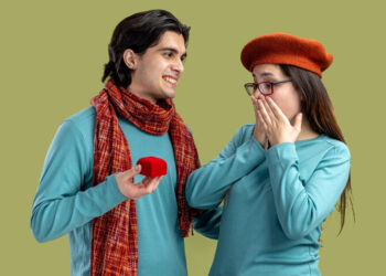 प्यार में पहल करने से बिल्कुल न हिचकें