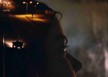 अगर अपनी और अपनों की चिंता है, तो न करें ये 5 ड्राइविंग मिस्टेक्स