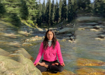 सारा अली ख़ान से लें ट्रैवल वॉर्ड्रोब के लिए टिप्स