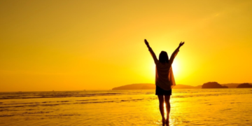 ‘‘अब मेडिकल साइंस ने इतनी तरक़्क़ी कर ली है कि बिना ज़्यादा तकलीफ़ झेले, लोग कैंसर से उबर आते हैं.’’